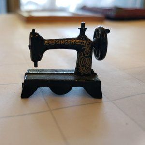 Dollhouse Sewing Machine